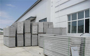 甘孜市巴塘縣金筑建材 新型耐力板，賦能高原建筑新未來